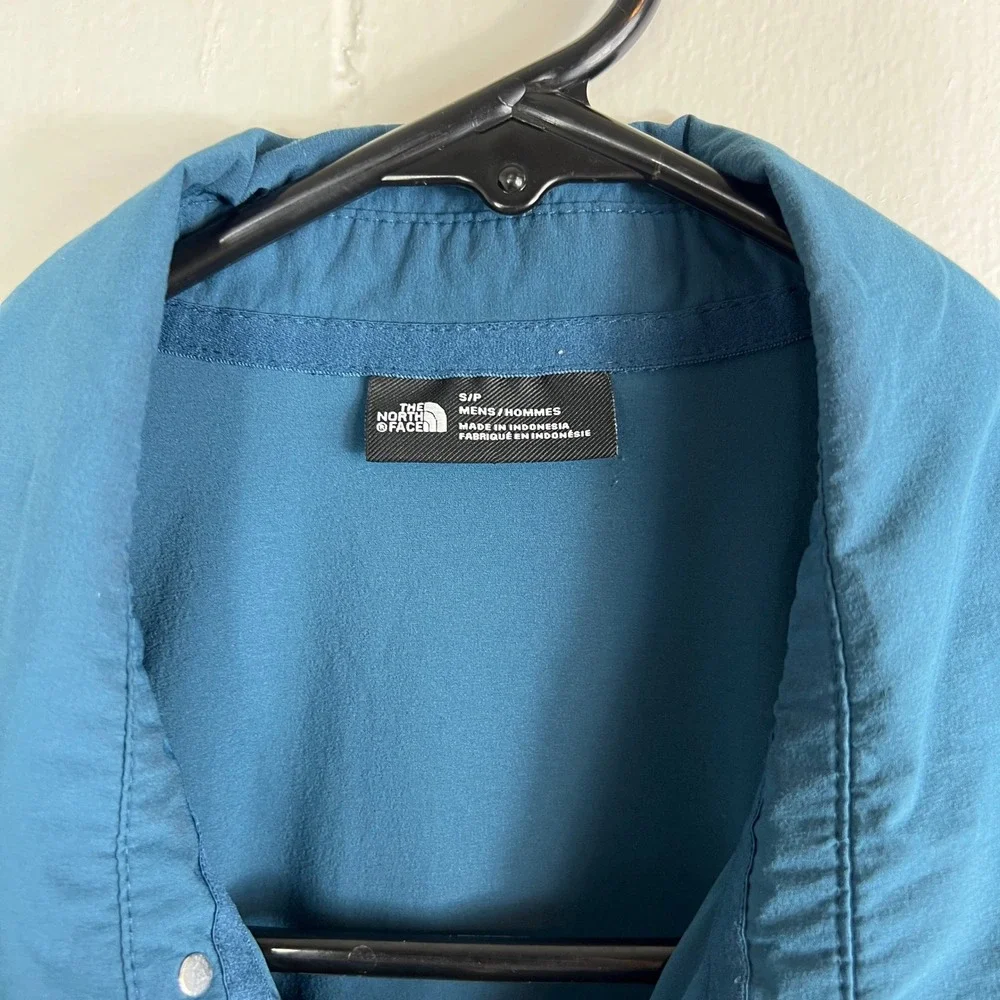 The North Face Button Down Shirt Mens‎ Small Blue Short Sleeve Technical Snap